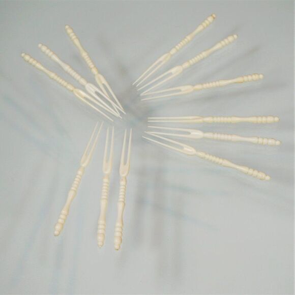 Vintage 60s Cocktail Forks Party Picks Charcuterie Hors D’oeuvre Servers Plastic - Picture 4 of 5